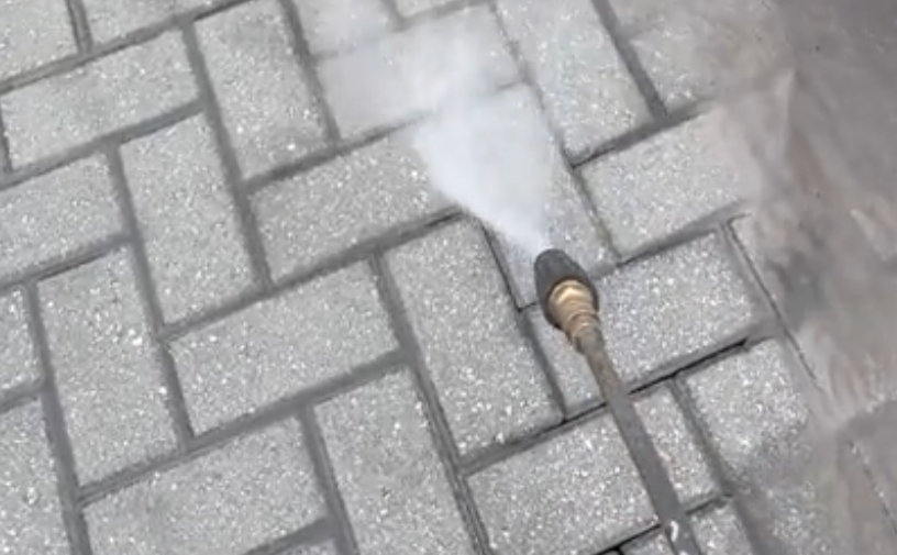 Photo of pressure washing block paving